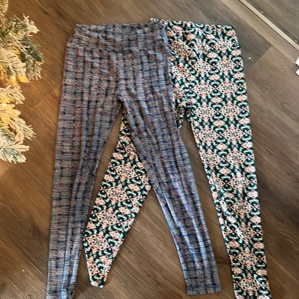 2 pack super soft leggings perfect condition fits s/m one size